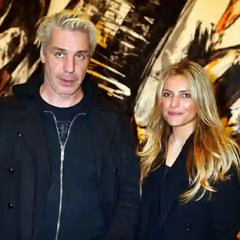 Till Lindemann und Sophia Thomalla posieren im Jahr 2013 nebeneinander, als sie noch ein Paar waren