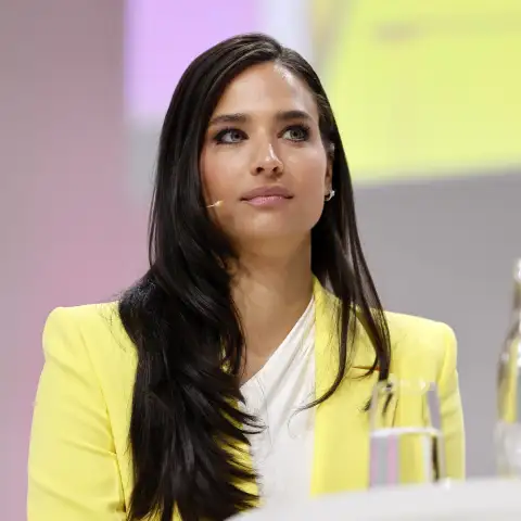 Amira Pocher
