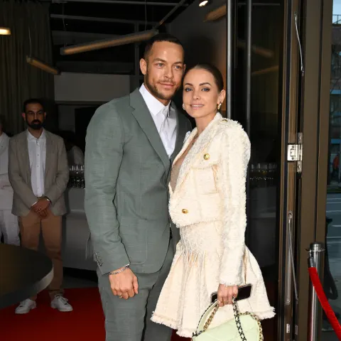 andrej mangold annika jung roter teppich paar freundin