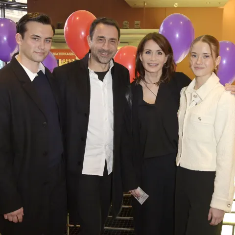 Anja Kling mit ihrer Patchwork-Familie