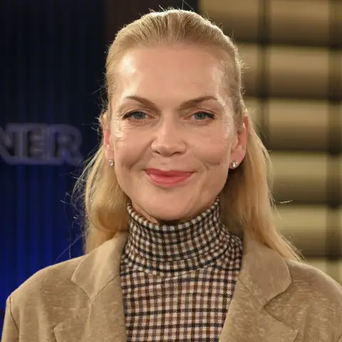 anna loos karriere entwicklung veränderung looks