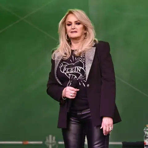 Bonnie Tyler soll eigentlich bald auftreten.