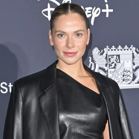 cheyenne pahde heiß freizügig tanga bikini körper