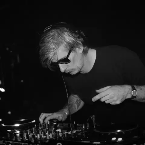 DJ Kavinsky wurde tot aufgefunden.