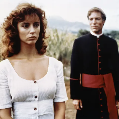 Richard Chamberlain und Rachel Ward in „Die Dornenvögel“