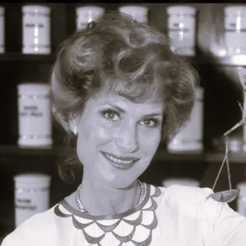 Dr. Antje-Katrin Kühnemann