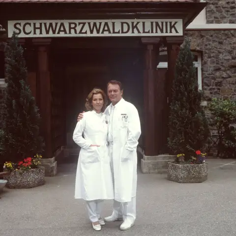 Gaby Dohm und Klausjürgen Wussow in der Serie Schwarzwaldklinik