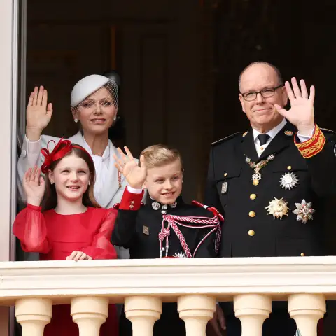 Fürstin Charlène und ihr Mann Fürst Albert mit den Kindern Prinzessin Gabriellaund Prinz Jacques