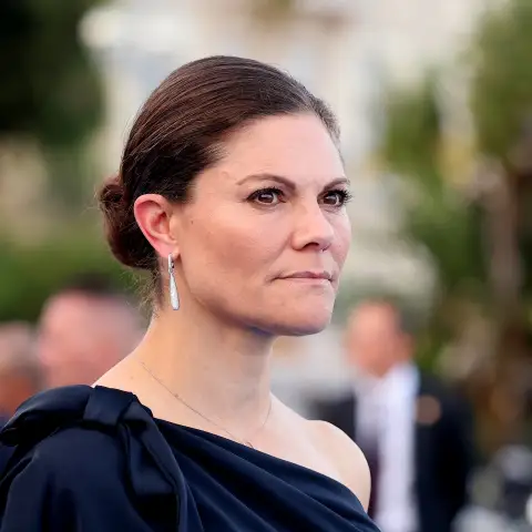 Victoria von Schweden kommen die Tränen.