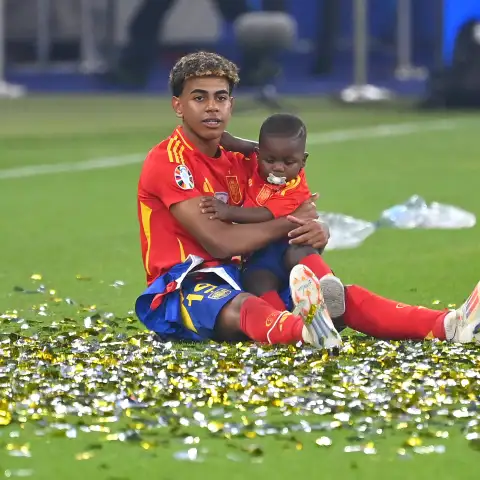 Lamine Yamal und sein Bruder