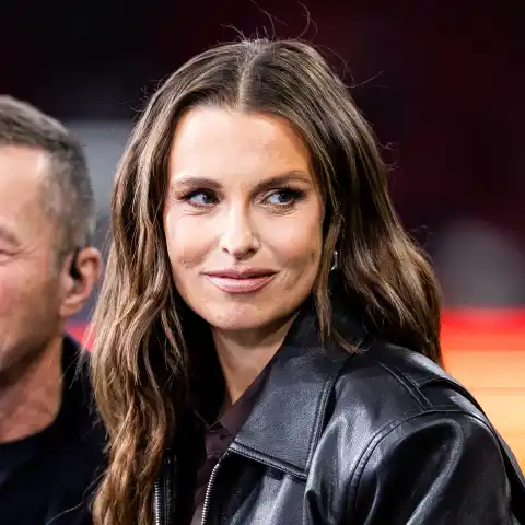 Laura Wontorra überzeugt mit ihren Looks