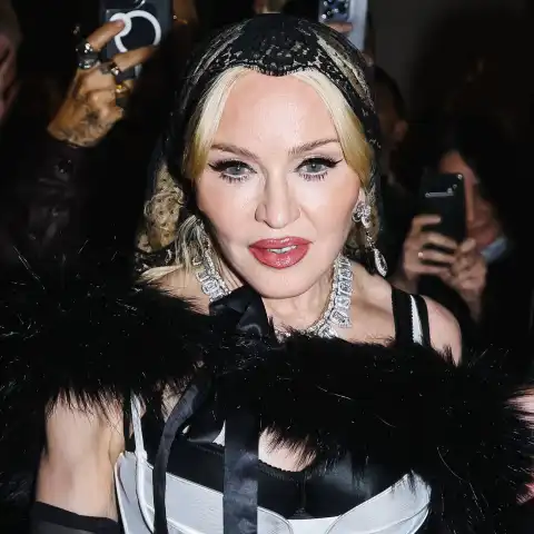 madonna ki bilder papst franziskus aufregung skandal