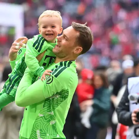 Manuel Neuer und Sohn Luca