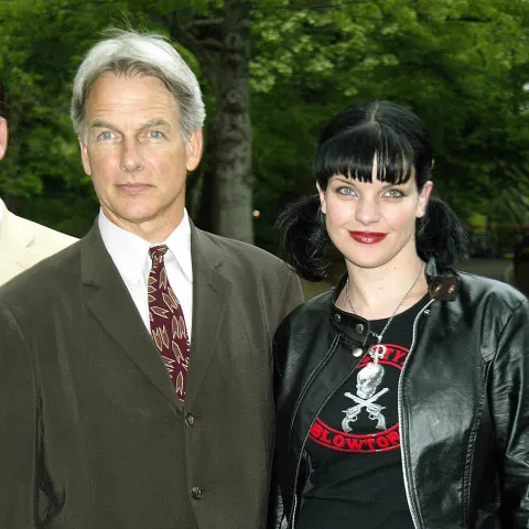 Mark Harmon & Pauley Perrette im Jahr 2003