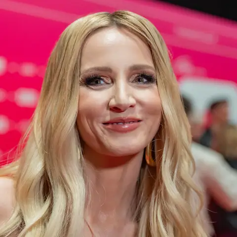 melissa naschenweng heiß hot freizügig