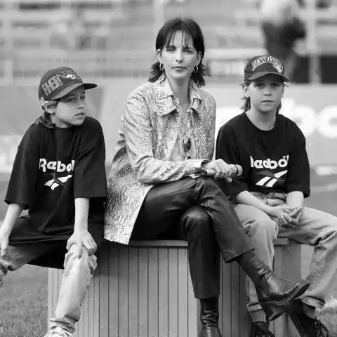 Nena mit ihren Kindern Larissa und Sakias