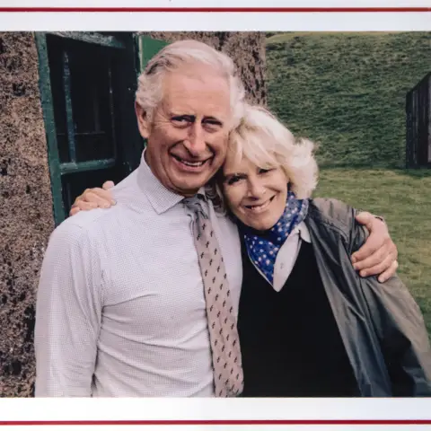 Das Foto von Prinz Charles und Camilla wurde im Sommer 2015 in Schottland aufgenommen
