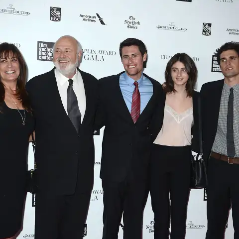 Rob Reiner mit seiner Familie und Sohn Nick