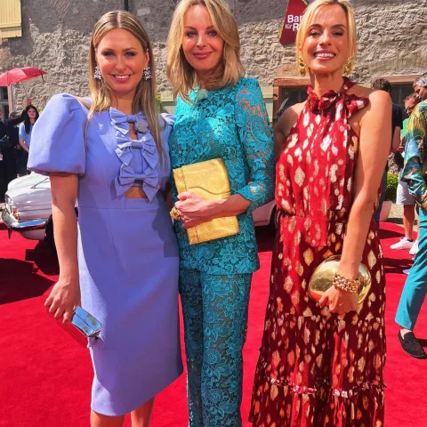 sarah schreiber susanne steiger lisa nüdling heiß sexy outfit look bares für rares