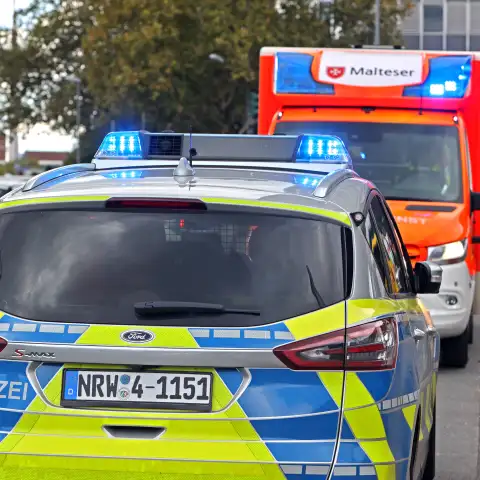 polizei rettungswagen symbolbild