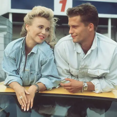 Tina Ruland und Til Schweiger in „Manta Manta“