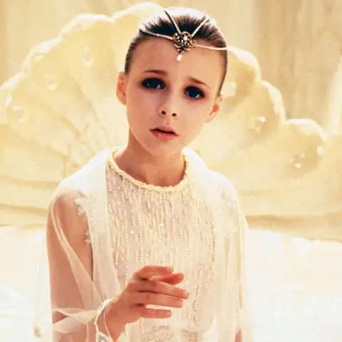 die unendliche geschichte tami stronach