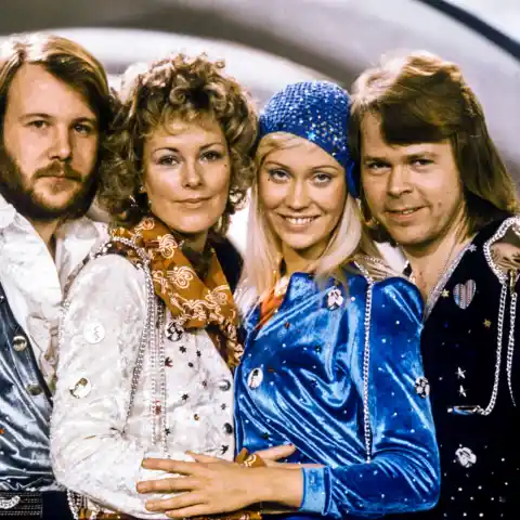Benny Andersson, Anni-Frid Lyngstad, Agnetha Faltskog und Bjorn Ulvaeus von ABBA nach ihrem Sieg beim ESC am 6. April 1974