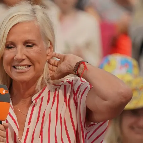 andrea kiewel zdf fernsehgarten scherz mutter