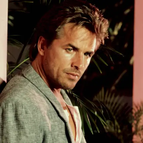 MIAMI VICE, Don Johnson, 1984-1989 Courtesy Everett Collection ACHTUNG AUFNAHMEDATUM GESCHÄTZT PUBLICATIONxINxGERxSUIxAUTxONLY Copyright: xCourtesyxEverettxCollectionx T4DMIVI EC003
