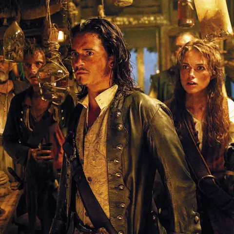 Szene aus „Fluch der Karibik“ mit Orlando Bloom und Keira Knightley