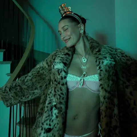 hailey bieber after baby body