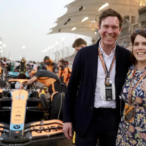Formel 1 2022: Bahrain GP BAHRAIN INTERNATIONAL CIRCUIT, BAHRAIN - 20. MÄRZ: Prinzessin Eugenie und ihr Mann Jack Bro