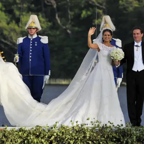 Prinzessin Madeleine trug bei ihrer Hochzeit mit Christopher O’Neill ein Kleid von Valentino.