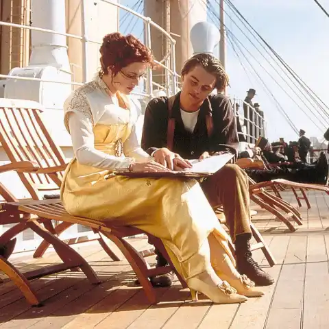 Kate Winslet und Leonardo DiCaprio im Film „Titanic".