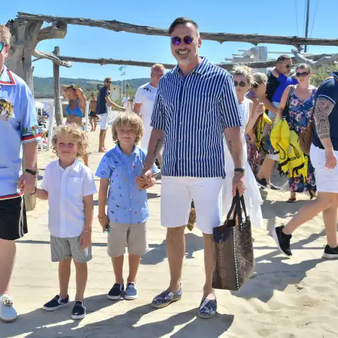 Elton John und sein Ehemann David Furnish mit ihren Kindern