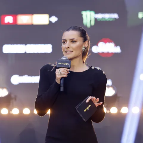 Sophia Thomalla moderierte das Mixed-Martial-Arts-Event "OKTAGON 78" in der Kölner Lanxess-Arena