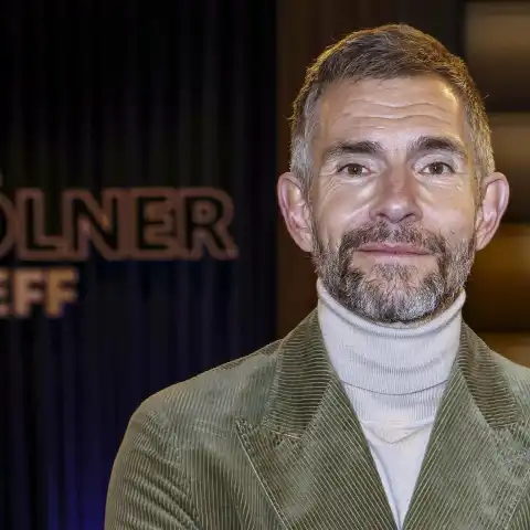 Dschungelcamp-Autor Micky Beisenherz packt über Gils Teilnahme aus.