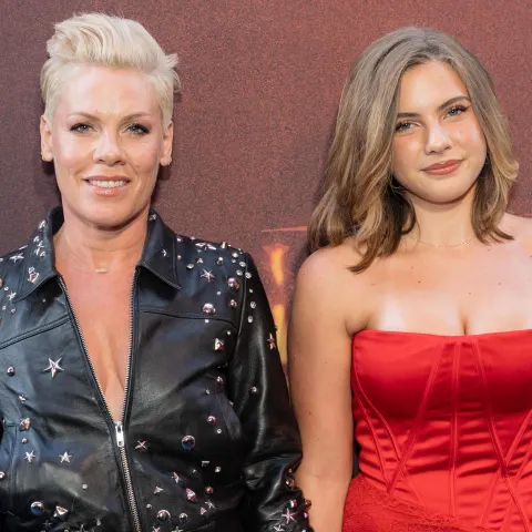 Pink und Willow Hart