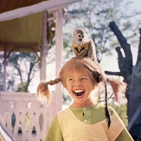 „Pippi Langstrumpf“ (Inger Nilsson) und ihr Affe „Herr Nilsson“