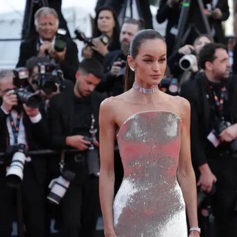 Izabel Goulart verändert