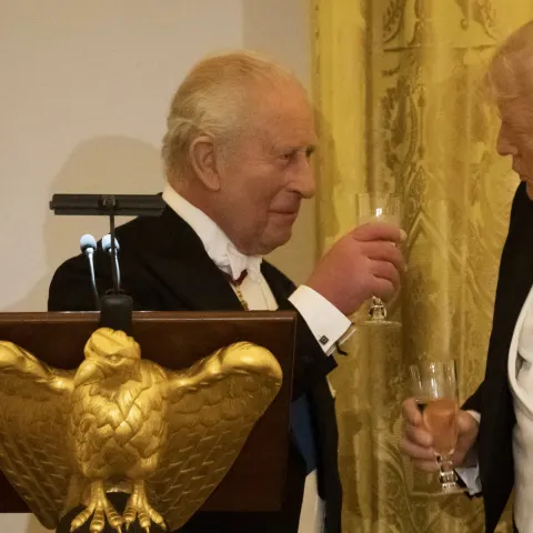 könig charles donald trump gespräch enthüllung lippenlesen