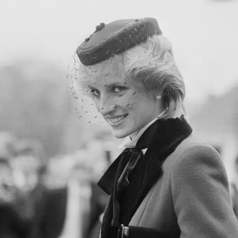 Schwarz-weißes Foto von Lady Diana aus dem Jahr 1983