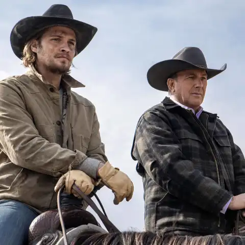 Luke Grimes und Kevin Costner in 'Yellowstone'