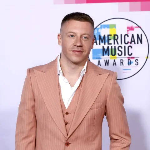 Macklemore bei der Verleihung der 44. American Music Awards im Microsoft Theatre am 19. November 2017