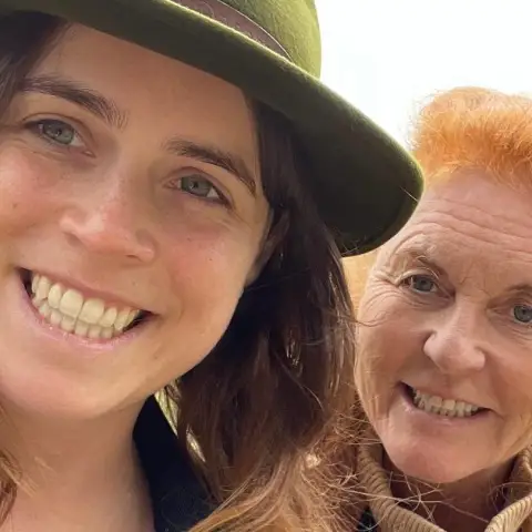 Prinzessin Eugenie und Sarah Ferguson auf Instagram