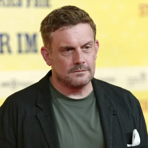 sebastian bezzel schauspieler karriere anfang
