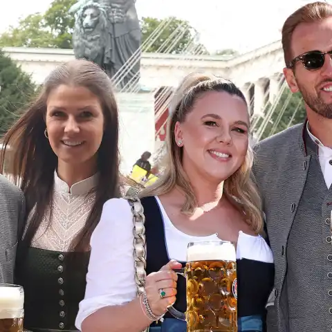 Die schönen Spielerfrauen der FC-Bayern-Kicker