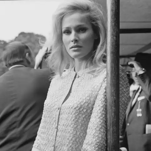 ursula andress früher verwandlung