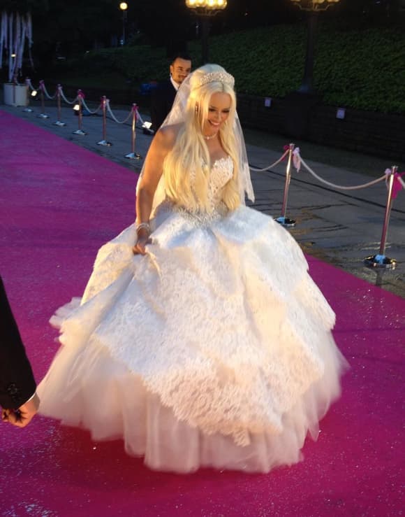 Daniela Katzenberger Wuenscht Sich Eine Hochzeit Wie Cinderella