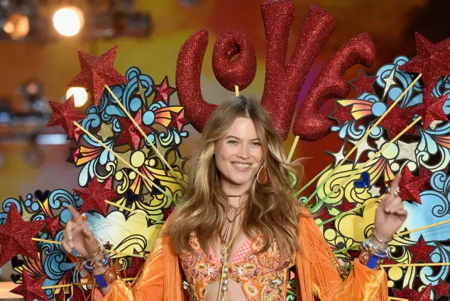 Behati Prinsloo bei der Victoria's-Secret-Show 2015